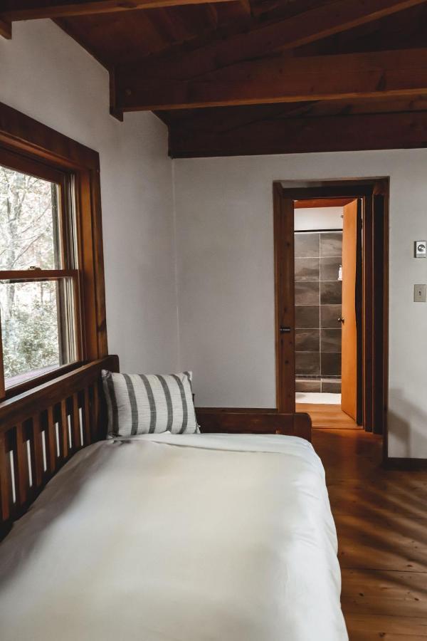 Creekside Overlook At 36 North Cabin - Fireplace Purlear المظهر الخارجي الصورة