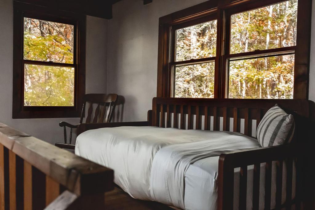 Creekside Overlook At 36 North Cabin - Fireplace Purlear المظهر الخارجي الصورة